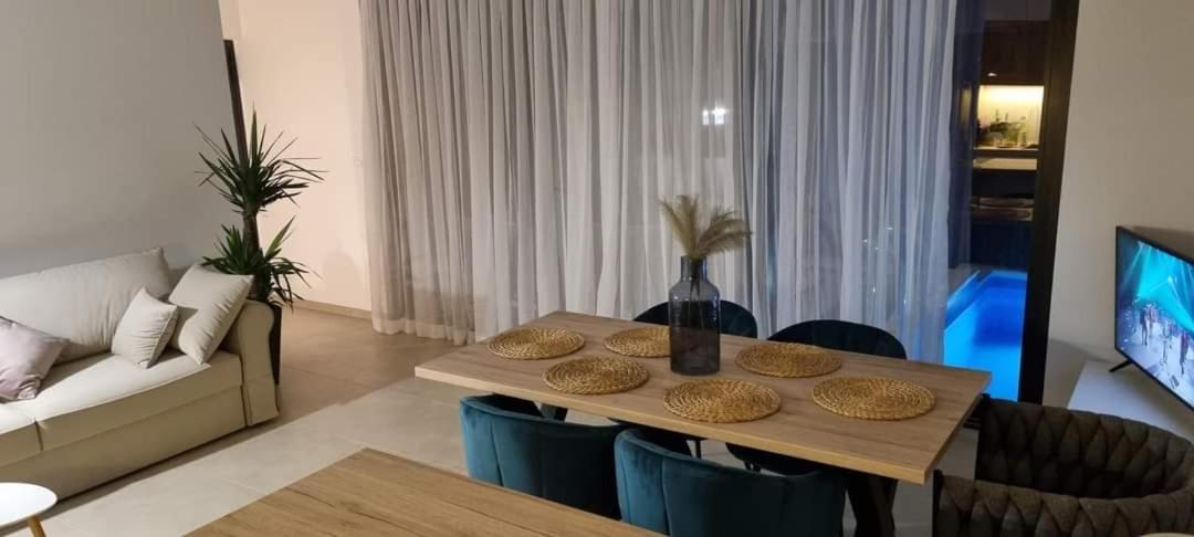 Apartments Terra Sun With Private Pool Or Jacuzzi Нівице Екстер'єр фото
