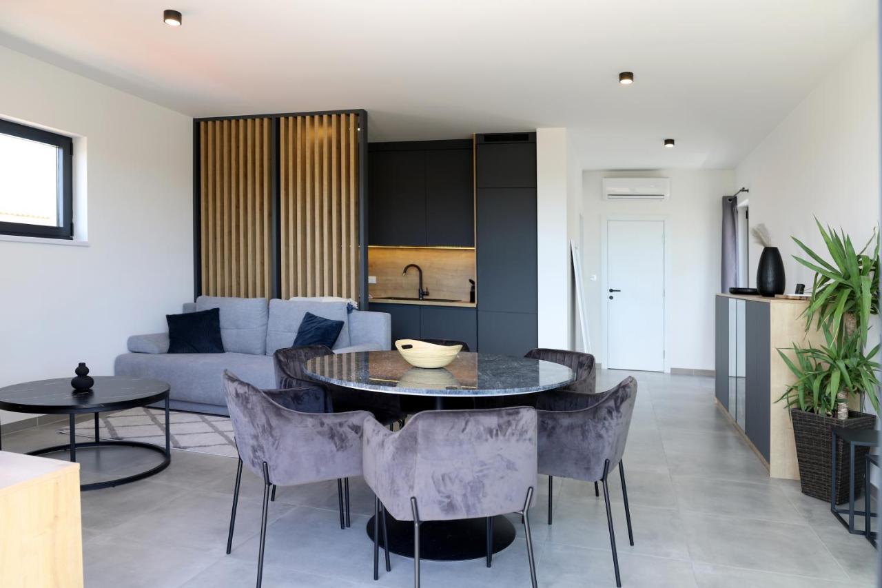 Apartments Terra Sun With Private Pool Or Jacuzzi Нівице Екстер'єр фото