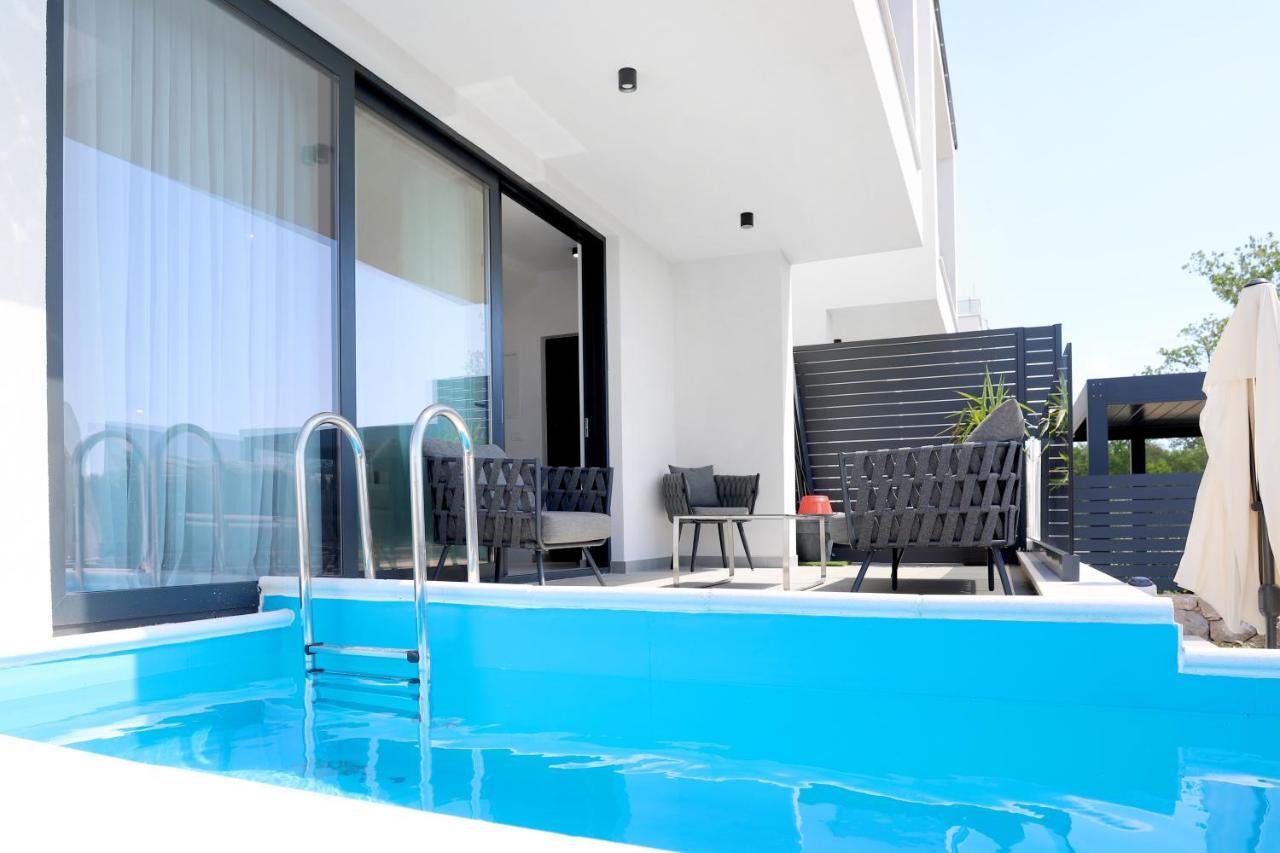 Apartments Terra Sun With Private Pool Or Jacuzzi Нівице Екстер'єр фото